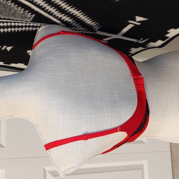 🥰EUC Victoria's Secret Very Sexy Push Up Underwire Bra, Hot Red, 32D - Picture 7 of 8